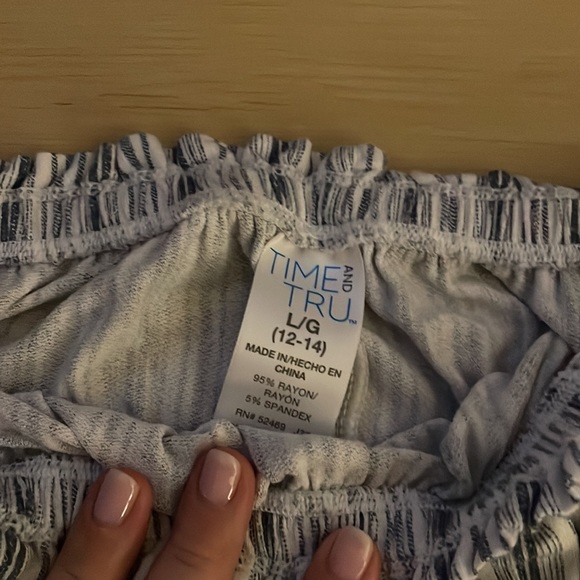 Time And Tru Off The Shoulder Shirred Sleeve  Nautical Stripe Top Size LG(12-14) - Picture 4 of 5